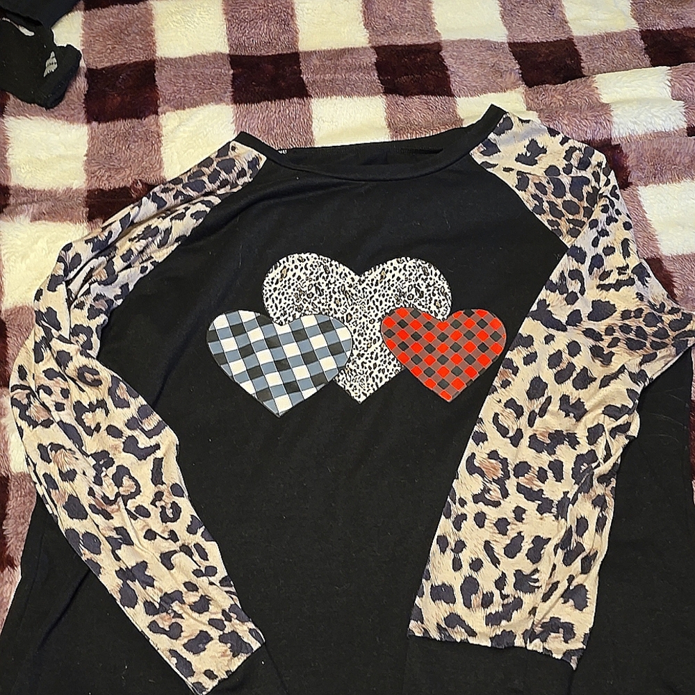 Cute heart long-sleeved top